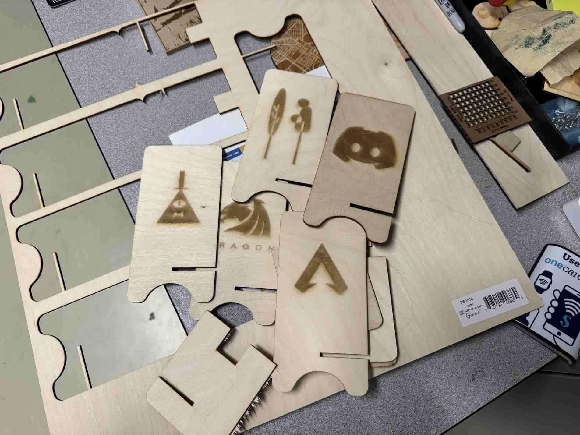 Laser cutting exploration 2 – Then, I removed each piece from the wooden board by hand and noticed the small differences in how the material reacted to heat and the burnt smell of the wood.